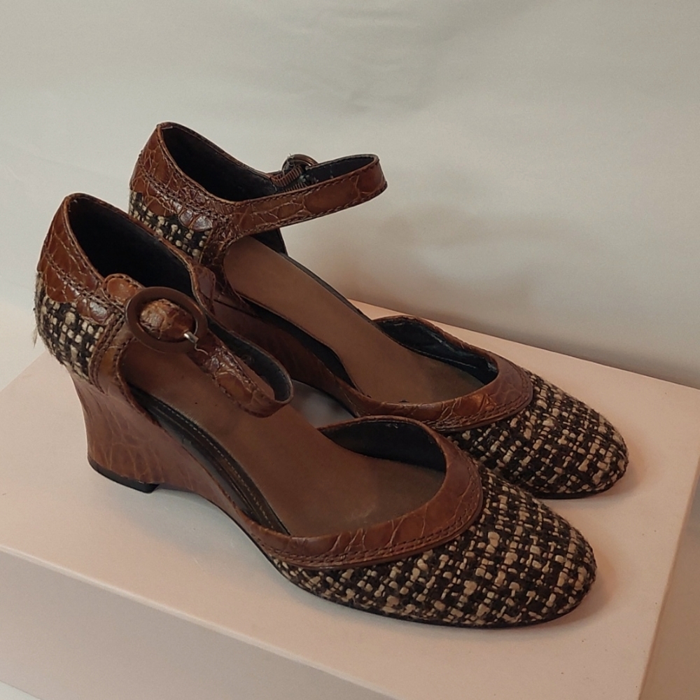 Nine west tweed wedges